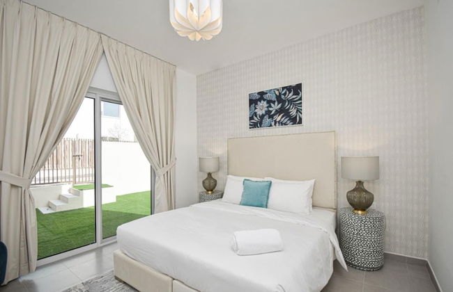 Elegant 3 BR Dubai South - Photo 4