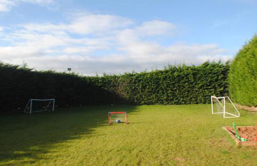 FAIRVIEW FARM Holiday Accommodation 14 Luxury Lodges, Cabins, Dog Friendly, Suitable for Couples, Families and Groups, Wedding Guests , Corporate events, Sleeps 2-65 guests in Ravenshead, Nottingham near Sherwood Forest, set in 88 acres - Photo 37