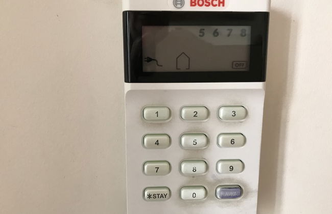 Sleek Stylish Modern Close to Airport - Foto 3