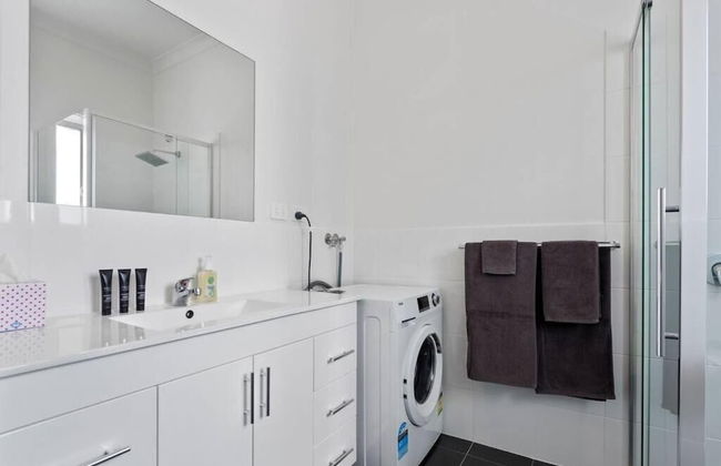 Port Lincoln Shark Apartments - Photo 5