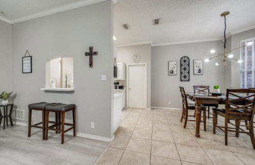 Spacious Brick House 3BR 2BA A+ - Foto 46