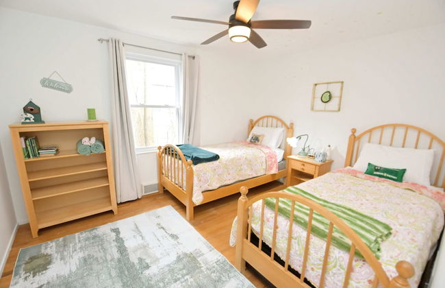 3 Bedroom 2 Bath Home Close to ND w Fire pit 1155 - Foto 21