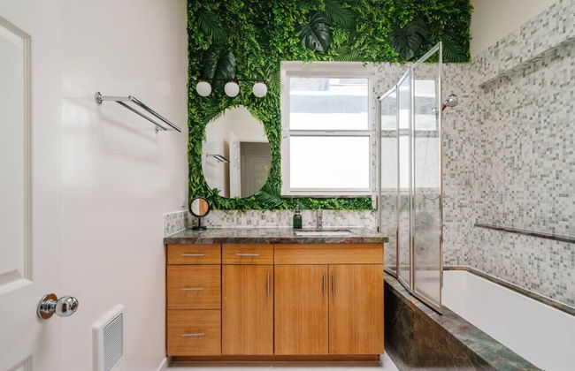 Hollywood Hills Sunset Strip Home w Hottub - Photo 20