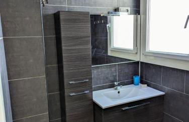 Magnifique maison avec piscine, idéalement située - Foto 15