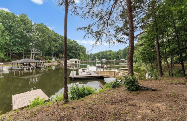 Fireside Fun by Avantstay Sleeps 18 Waterfront + Pool - Foto 57