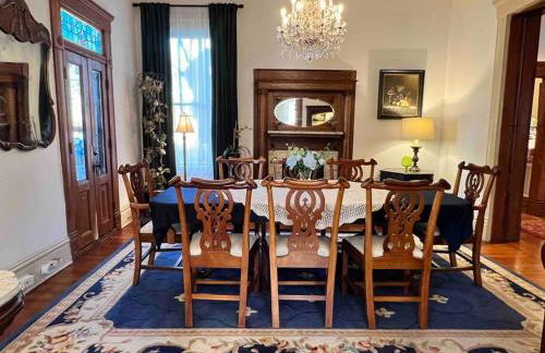 Large Historical Home for Groups Walk to Downtown! - Foto 51