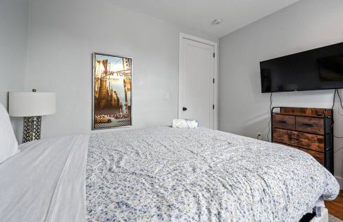 2 Queen Beds, TV's in Bedroom, Path to Manhattan - Foto 2