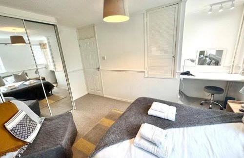 Homely 2 bedroom house, parking - Foto 18