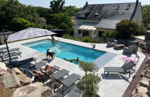 La Villa en Loire, avec Jacuzzi 6 places, Piscine chauffée, boulodrome, salle de jeu, 6 Chambres, vue Loire, 350M2 - Foto 79