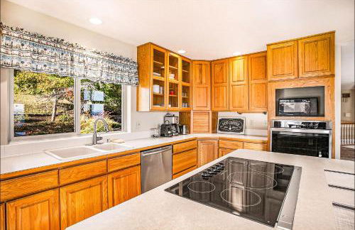 Spacious 3BR3BA with Spectacular Water Views - Foto 10