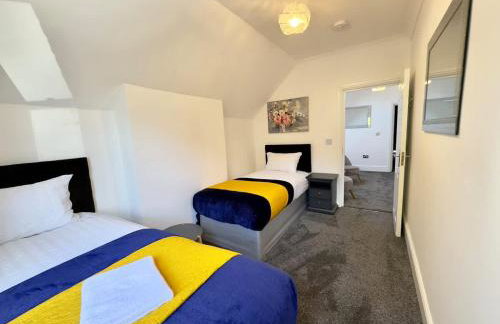 Spacious 3-Bed Home with Garden, Private Parking, Smart Tv's, Fast Wi-Fi - Foto 24