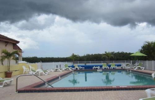 River Wilderness Waterfront Cabins - Photo 12