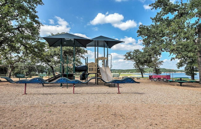 Beach & Pool Access at Lake Travis Family Getaway! - Foto 36