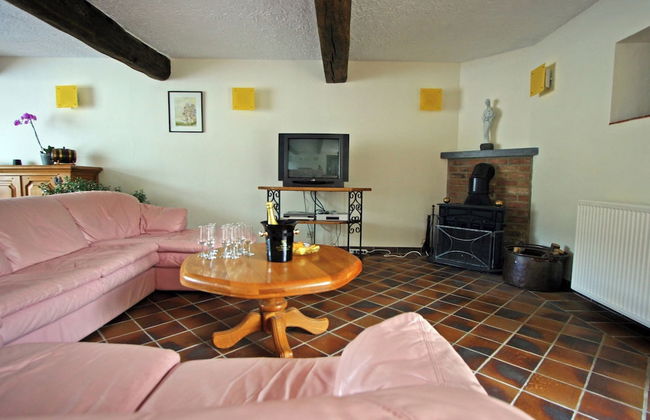 Winenne Home With Hot Tub - Photo 15