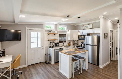 Cozy Villa Stay Gorgeous Views Unit C - Photo 1