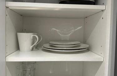 Modern Luxury Private Detached 1 Double Bedroom Studio Apartment - Super Fast Wifi - Foto 17