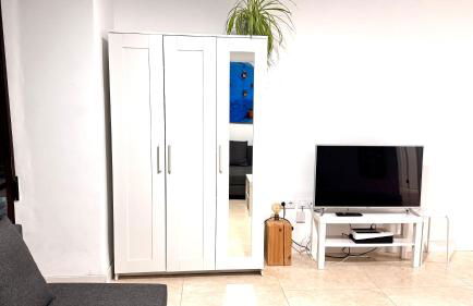 Soho Boho Apartments - with sunny rooftop terrace and fiber optic internet - Photo 23