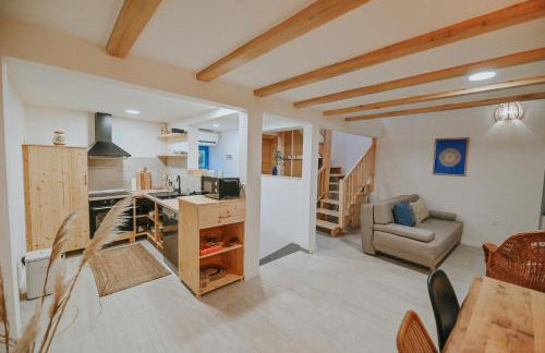 Stone House Zrinski entire apartment 62 m2 - Photo 10