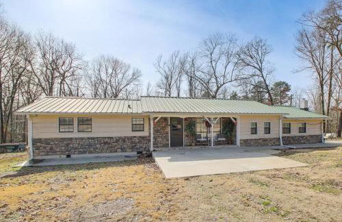 Benton Getaway on 1 and Acres with Easy Freeway Access - Foto 1