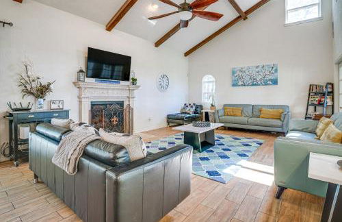 Modern Lake Conroe House with Lakefront Park and Deck! - Photo 5