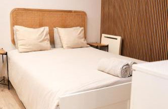 Cozy near the Barcelona Camp Nou Stadium - Photo 9