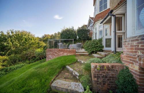 Bay House - Photo 16