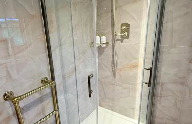 Wild Meadow Cottage - Countryside Views and King Bed - Foto 8