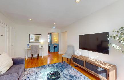 Bright 2br In Brookline - Photo 4