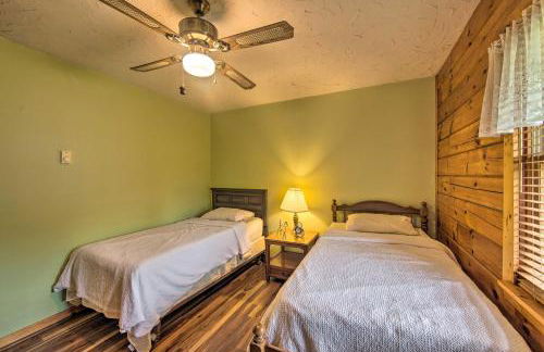 Cozy Family-Friendly Pine Grove Cabin with Fire Pit! - Foto 24