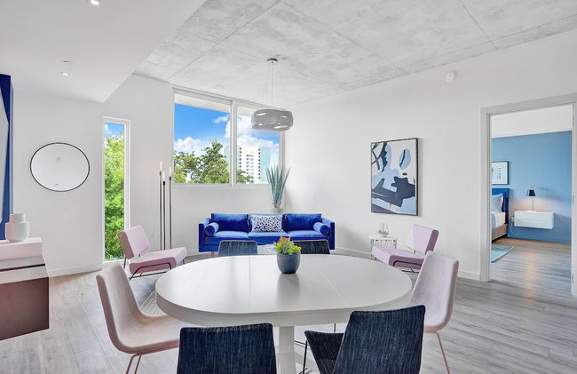 Design District Suites - Photo 45