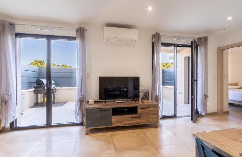 T2 Azur - Plage & commerces à 200m- Barbecue - Parking - Wifi - Foto 13