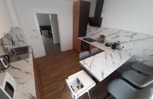 Erdgeschoss 75 m2 Großer Parkplatz WLAN Terrasse 30 m2 Übernachtung Unterkunft - Foto 25