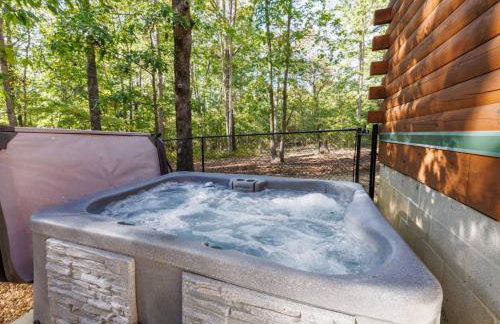 Cabin in the Woods - Hot Tub, Fire Pit, BBQ - Foto 39