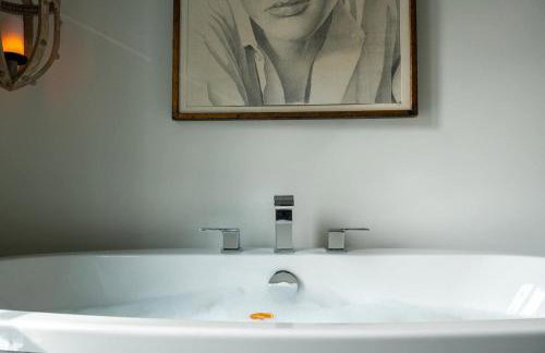 The DougOut Steps from Douglas Beach! - Foto 18