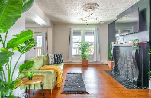 Jungle House Luxury Homes - Columbus Downtown Short North - Steps to Convention Center & Nationwide Arena - Sleeps up to 8 - Free Parking - Over 5,800 Five Stars - Foto 16