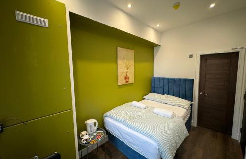 Luxury 6-Bed House - 6 En Suite- Jaquzzi Baths - Private Parking - Suitable for contractors - Foto 20