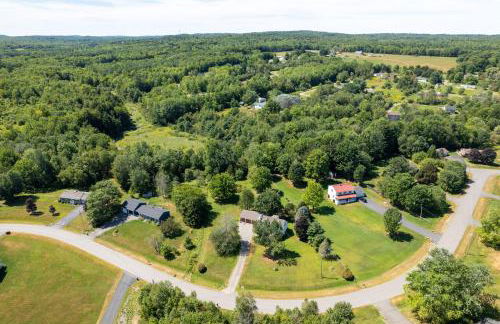 Spacious Country Home, Hot Tub, Fire Pit, Deck - Foto 37