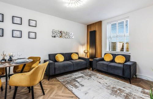 Parkside 2 bedroom house near Dunfermline & Edinburgh - Photo 1