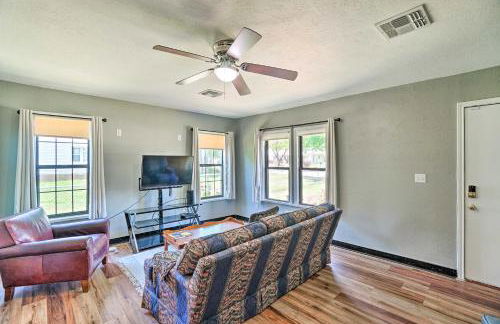 Centrally Located Lawton Home Dogs Welcome! - Foto 4