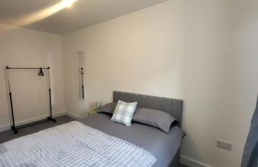 Bright & Spacious 3-Bed Rotherham Home Ideal for Families or Contractors - Foto 8
