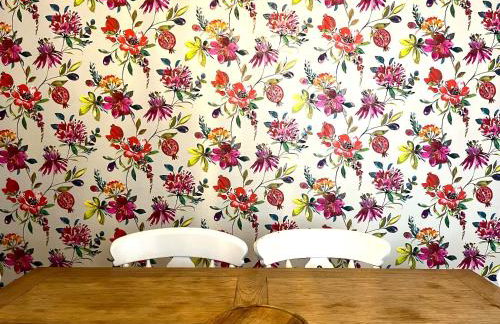 Charming cottage retreat with garden - sleeps 12 - Foto 12