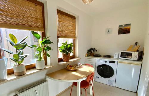 Ruhe & Charme - Family Apartment for 4 People, Self-Check-In, Free Parking, U-Bahn, Netflix - Foto 9