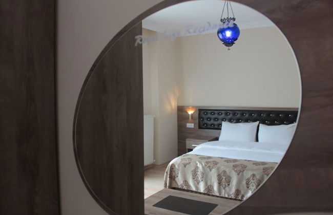 Royal Life Residence - Photo 12