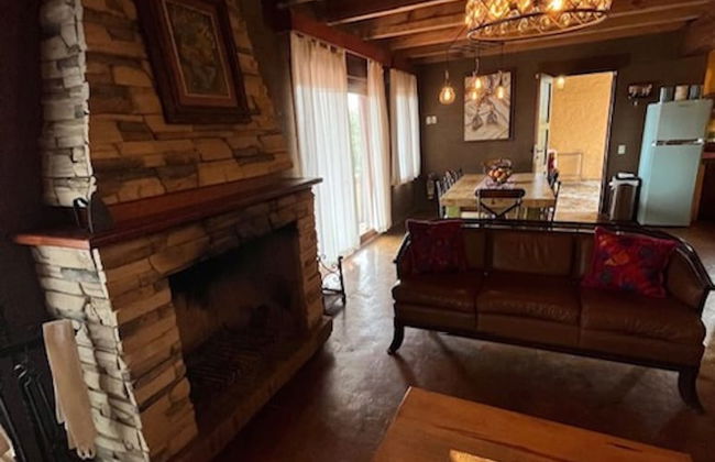 Beautiful Cabin Downtown Tapalpa Oven Mud Barbecue Grill 4 Room 12 ppl TV Wifi - Foto 12