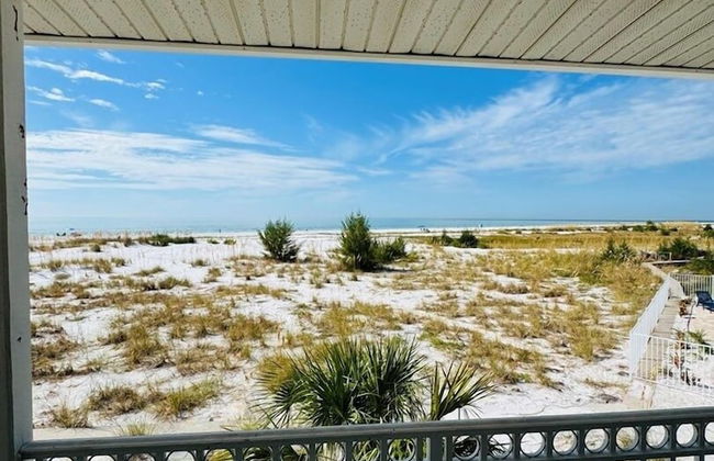 763 North Shore Upstairs 3 Bedroom Apts by RedAwning - Foto 15