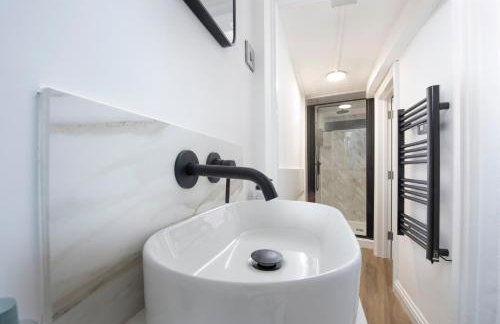 City Centre 1 bed Georgian flat with courtyard - Photo 24