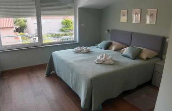 Valdebek Apartments with pool - Photo 26