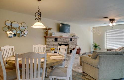 Chic Silver City Getaway with Patio and Gas Grill - Foto 7