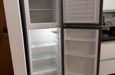 Apto Completo 2 Quartos em Frente ao Shopping com Vaga - Foto 6