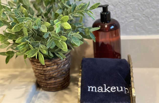 Stunning 3-bed House in Hollywood With hot tub - Photo 13